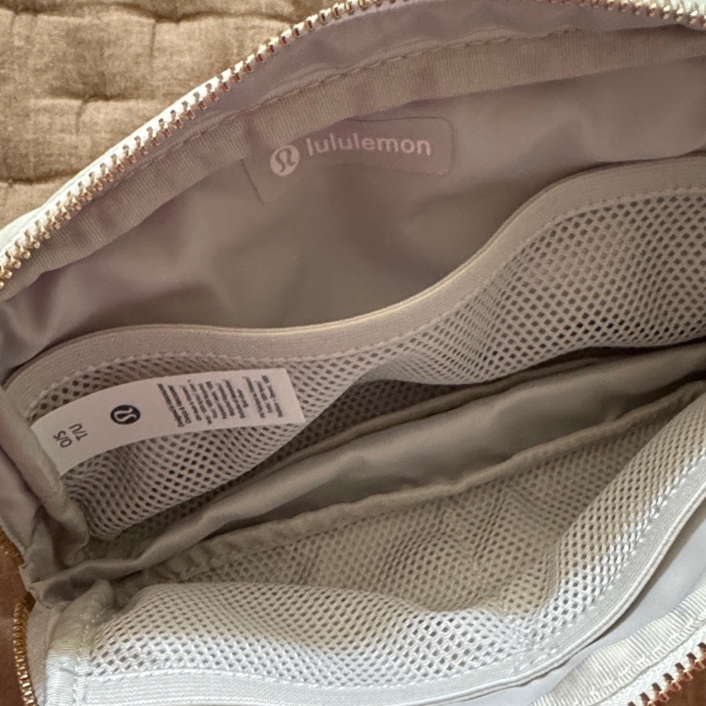 Lululemon Athletica Everywhere Belt Bag - Picture 5 of 5